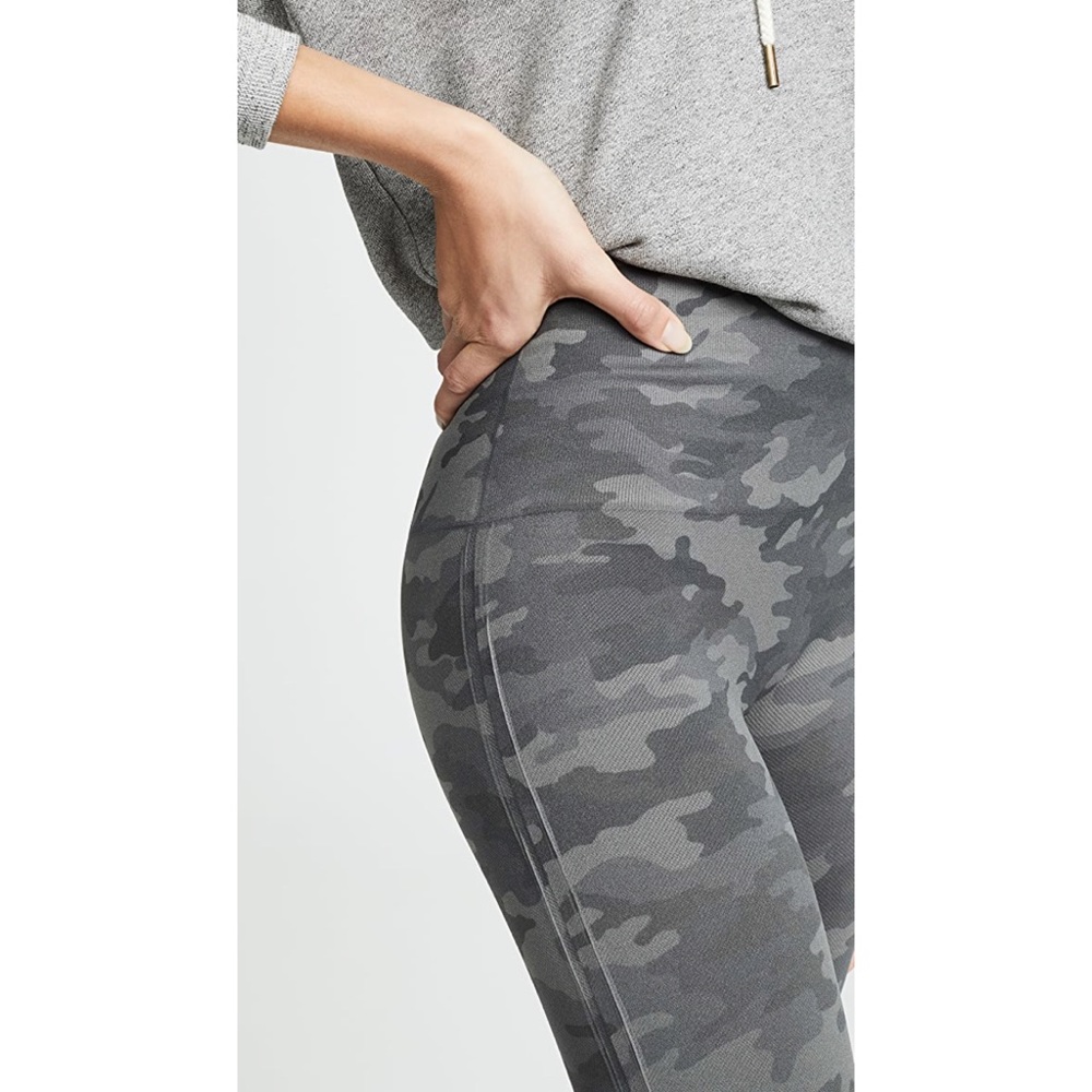 Spanx Seamless Camo Leggings - Picture 5 of 7
